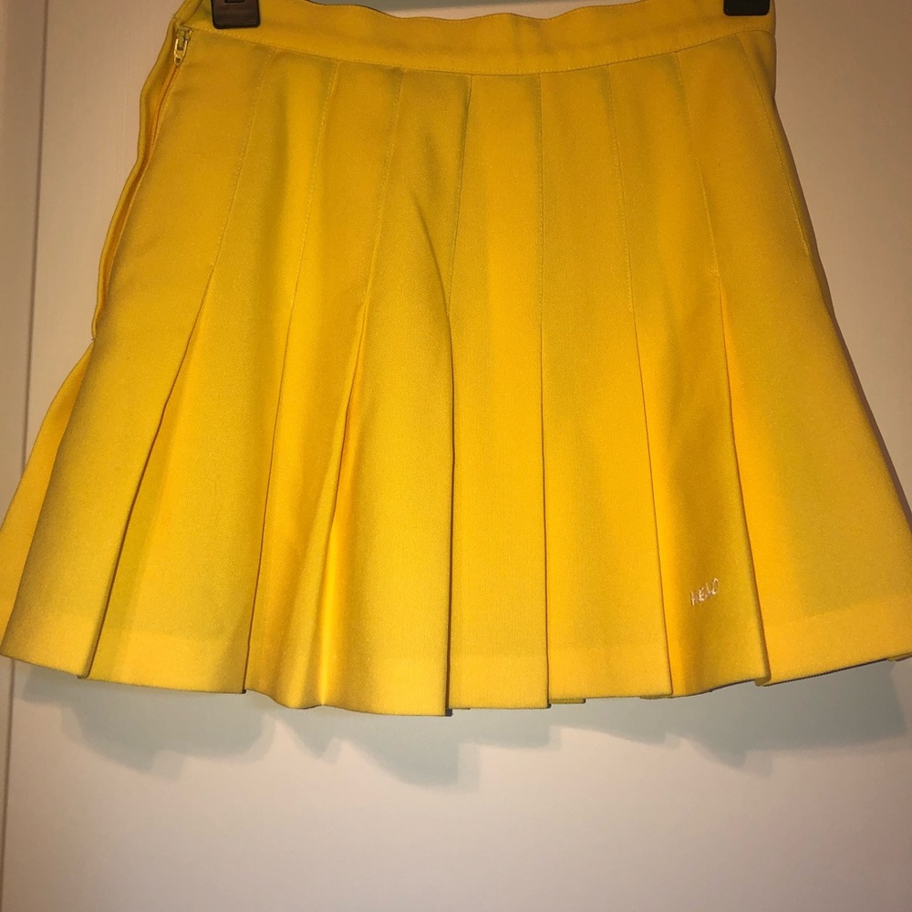 Yellow Head Pleated Skirt Size small